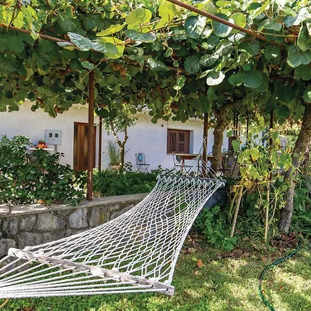 2 Bedroom Awesome In Lejlighed