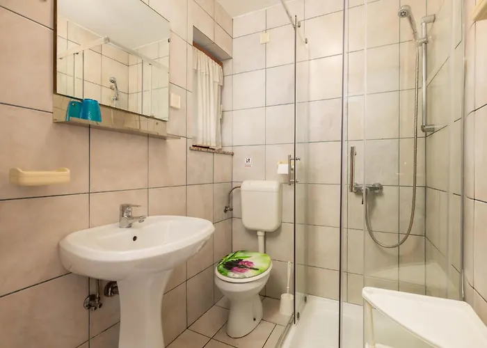 2 Bedroom Awesome In Apartmán Lovran