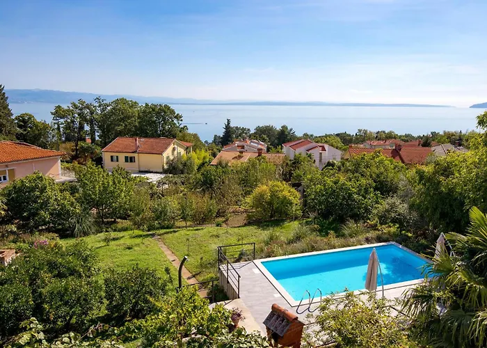2 Bedroom Awesome In Lovran