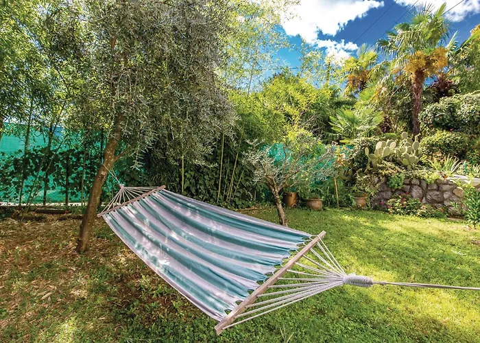 2 Bedroom Awesome In Lovran