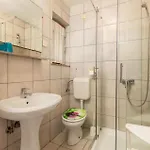 Gorgeous In Apartament Lovran