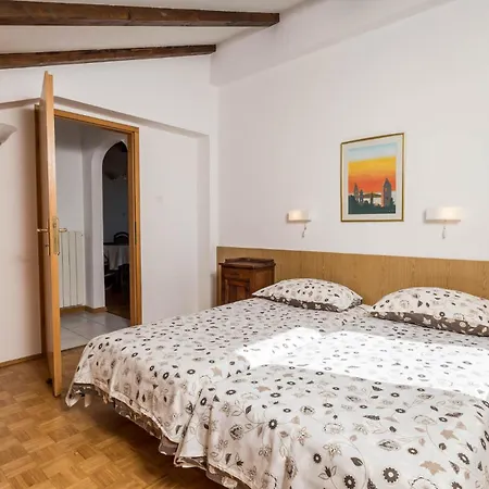 2 Bedroom Awesome In *