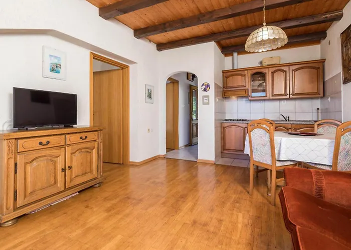 Διαμέρισμα 2 Bedroom Awesome In Lovran