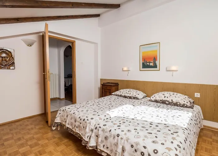 2 Bedroom Awesome In *