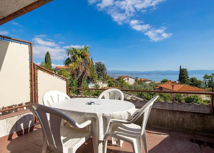Διαμέρισμα 2 Bedroom Awesome In *