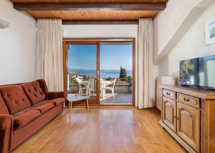 2 Bedroom Awesome In Διαμέρισμα Lovran