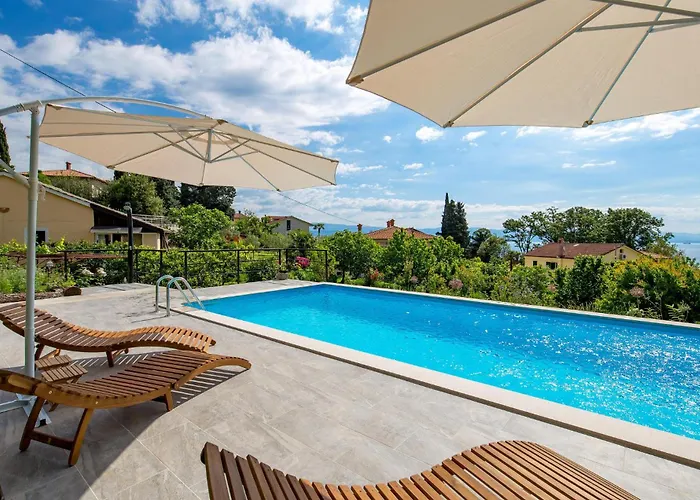 2 Bedroom Awesome In Διαμέρισμα