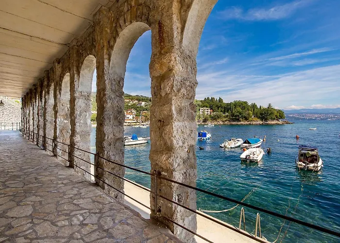 Διαμέρισμα 2 Bedroom Awesome In *